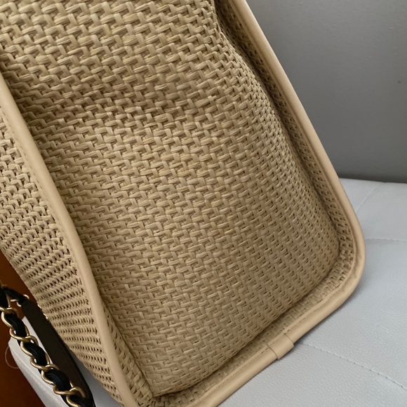 CHANEL Deauville Bag Beige Straw Calfskin Purse - Picture 3 of 10